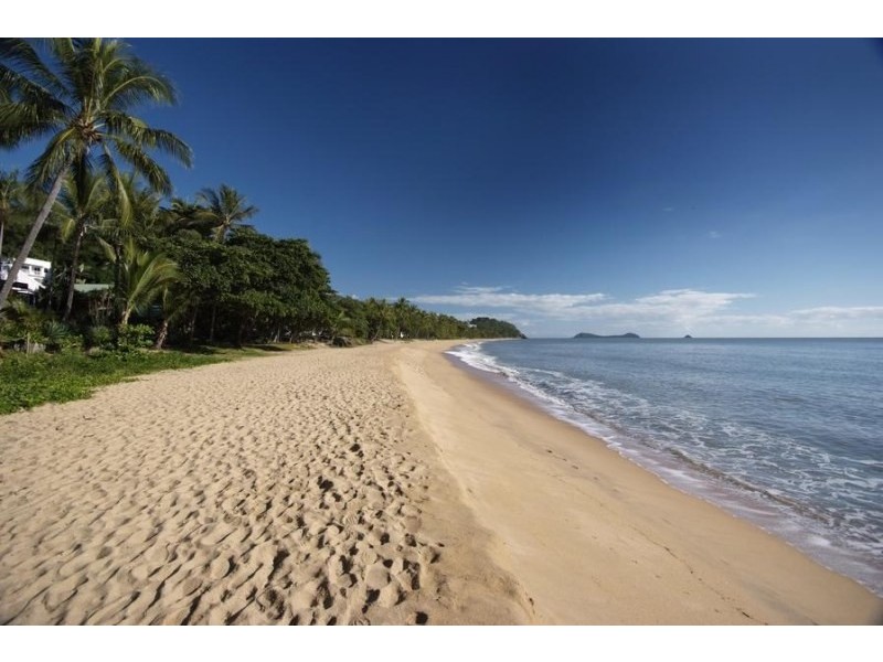 8 – 10 Peacock Street, Trinity Beach QLD 4879