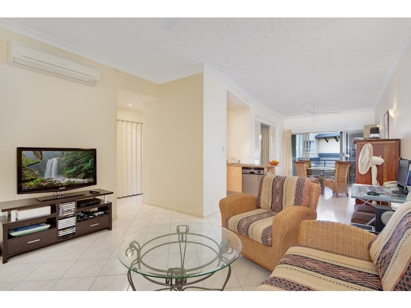 Unit 1805/2 Greenslopes Street, Cairns North QLD 4870