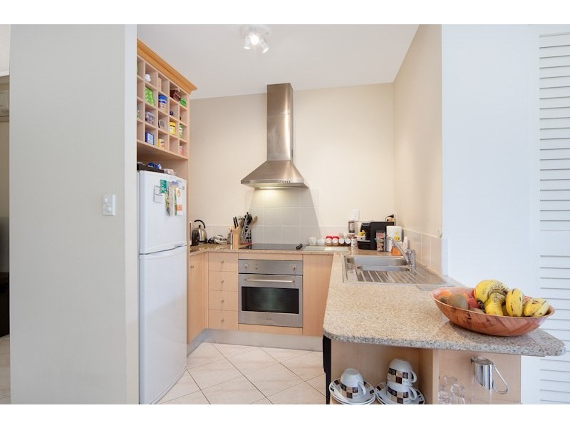 Unit 1805/2 Greenslopes Street, Cairns North QLD 4870