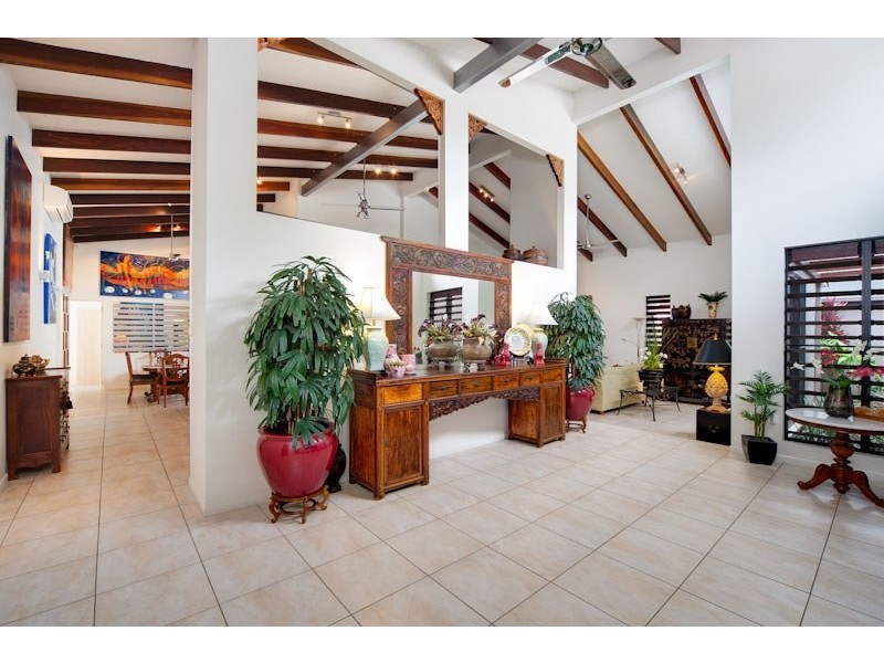 84 Cedar Road, Palm Cove QLD 4879