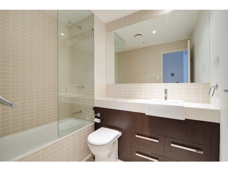 Unit 2/1 Marlin Parade, Cairns City QLD 4870