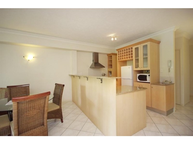 Unit 1404/2 Greenslopes Street, Cairns North QLD 4870