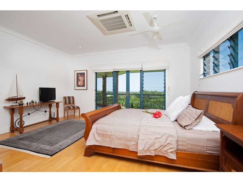 15 James Cook Drive, Kewarra Beach QLD 4879