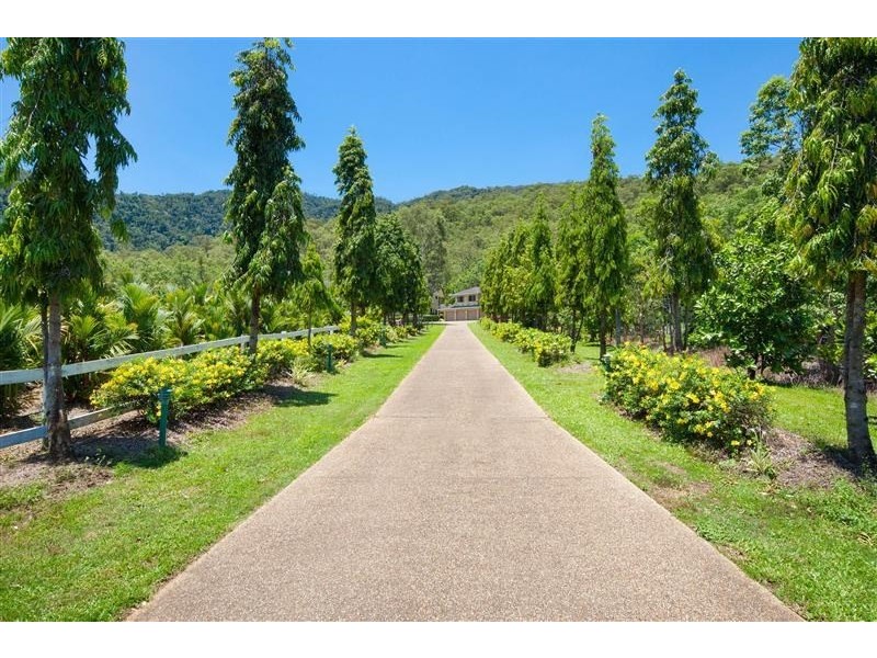 15 James Cook Drive, Kewarra Beach QLD 4879