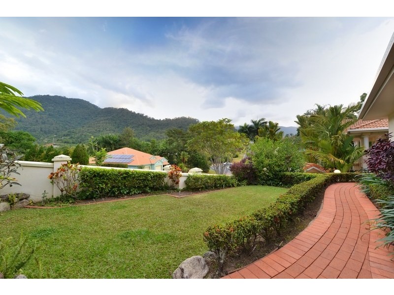 1 East Parkridge Drive, Brinsmead QLD 4870