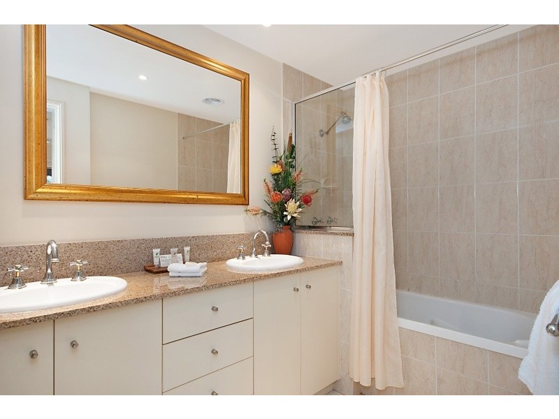 Unit 1614/2 Greenslopes Street, North Cairns QLD 4870