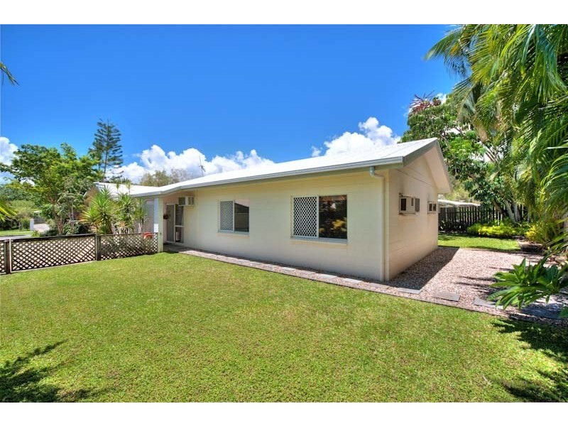 Unit 2/21 Nesbit Street, Whitfield QLD 4870