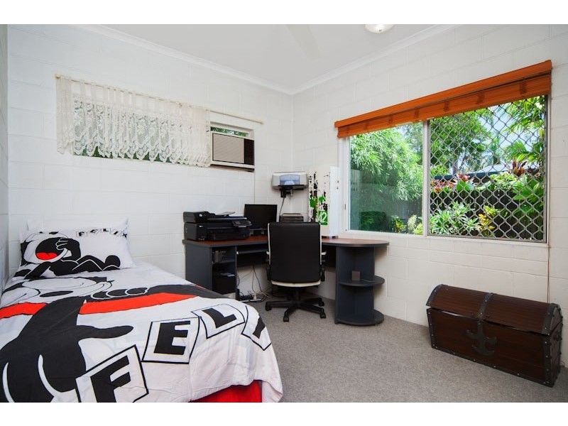 Unit 2/21 Nesbit Street, Whitfield QLD 4870