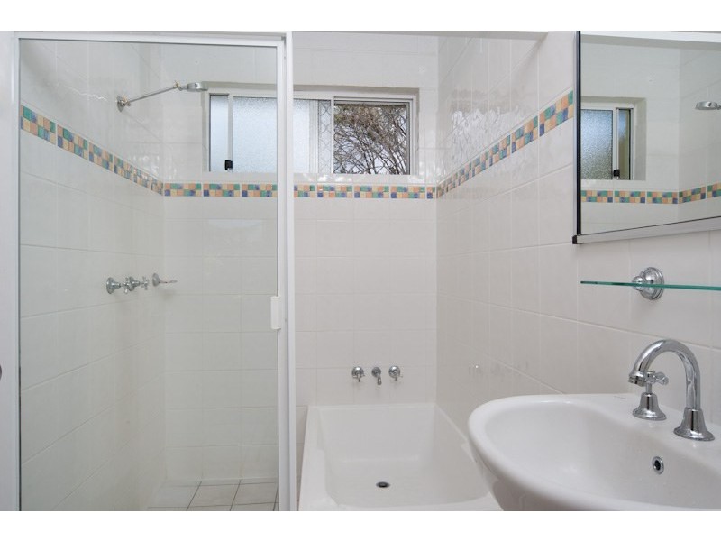 Unit 2/21 Nesbit Street, Whitfield QLD 4870