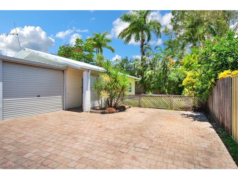 Unit 2/21 Nesbit Street, Whitfield QLD 4870