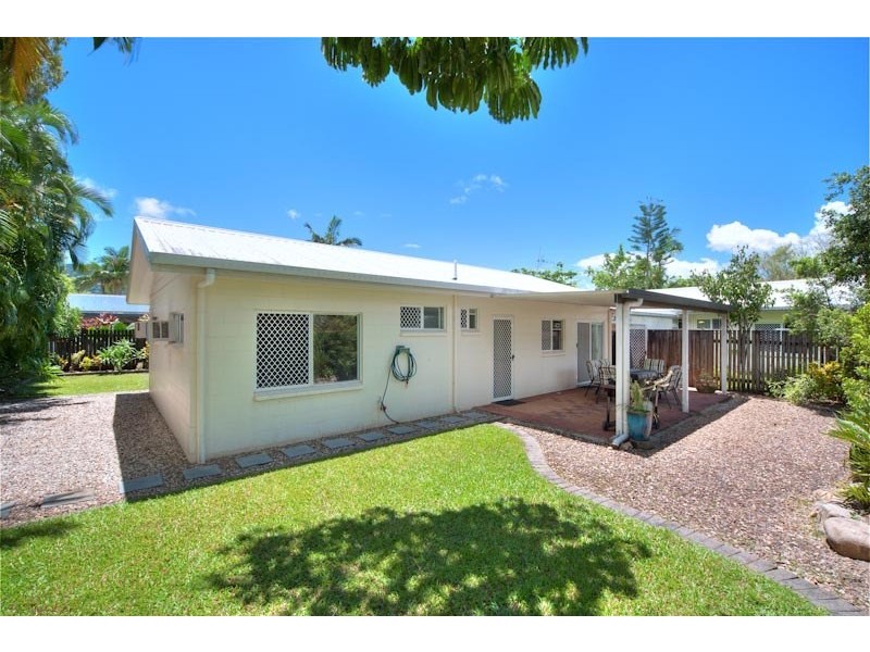Unit 2/21 Nesbit Street, Whitfield QLD 4870