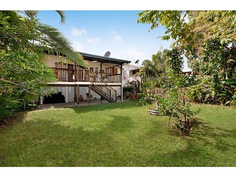 325 Lake Street, Cairns North QLD 4870