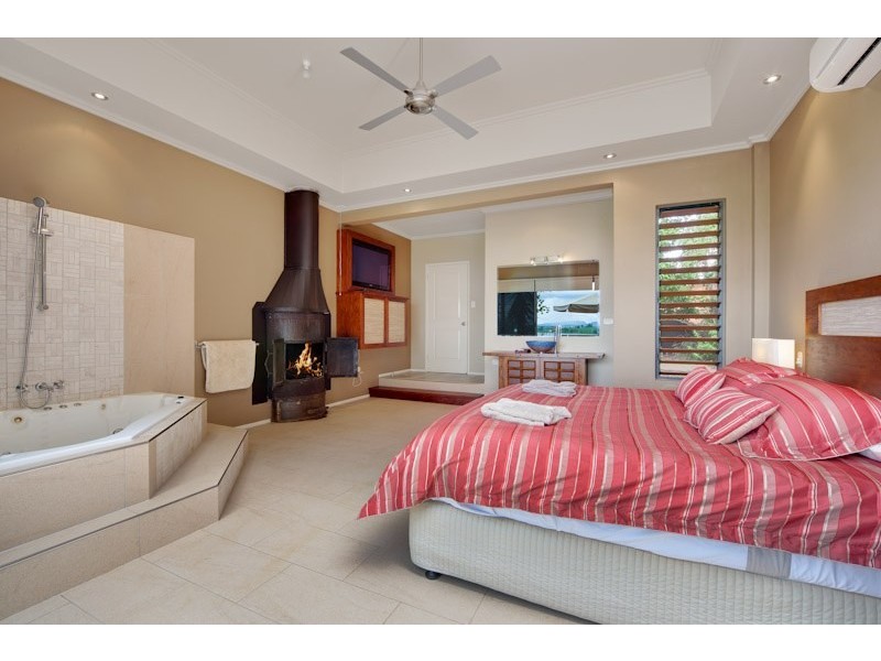 Lot 221 /  Pelican Road, Tinaroo QLD 4872