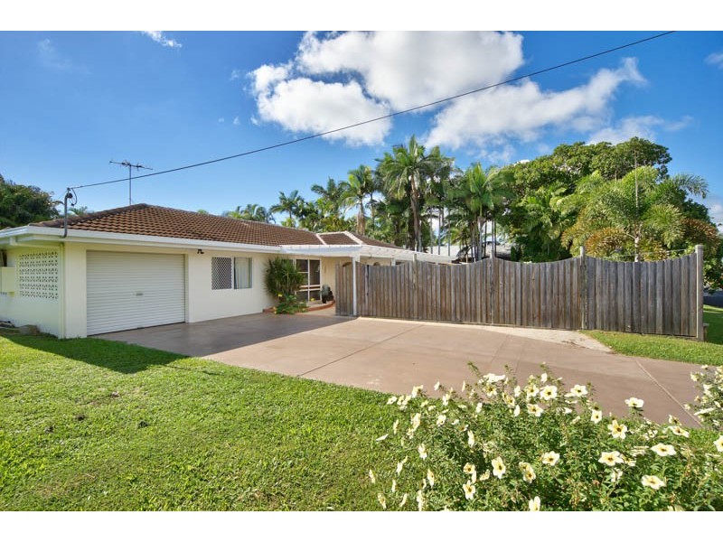 18 Cayley Street, Trinity Beach QLD 4879