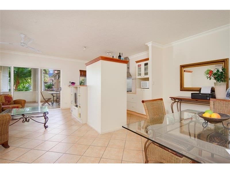 Unit 309/2 Greenslopes Street, Cairns North QLD 4870