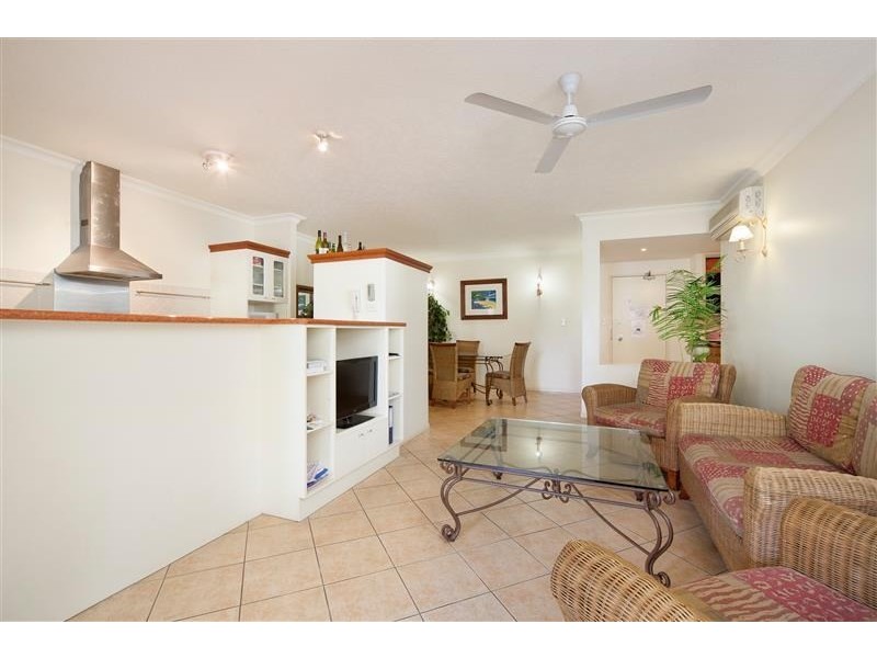 Unit 309/2 Greenslopes Street, Cairns North QLD 4870