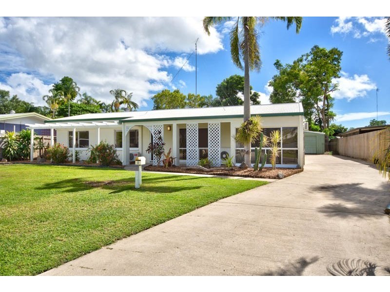 6 Tristania Street, Holloways Beach QLD 4878