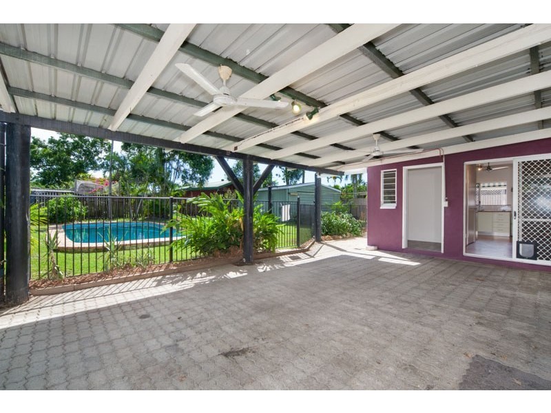 6 Tristania Street, Holloways Beach QLD 4878