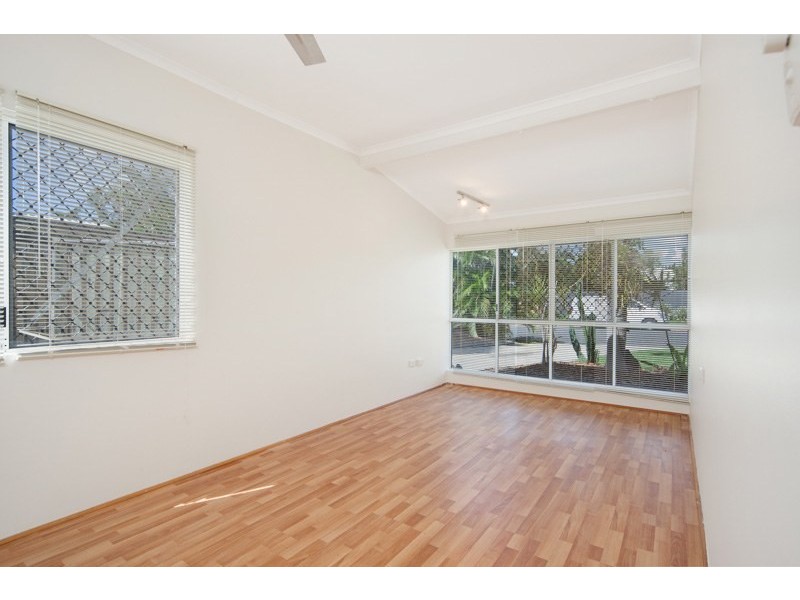 6 Tristania Street, Holloways Beach QLD 4878