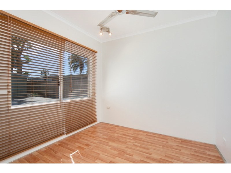 6 Tristania Street, Holloways Beach QLD 4878