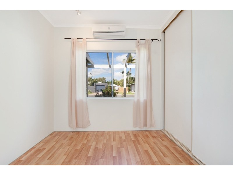 6 Tristania Street, Holloways Beach QLD 4878