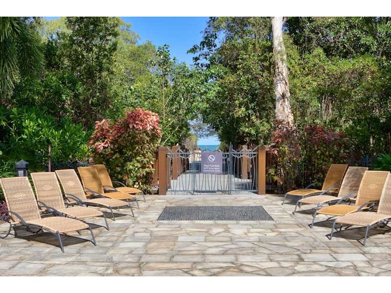 1 Triton Street, Palm Cove QLD 4879