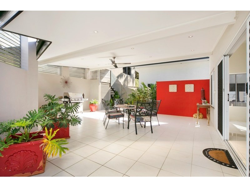 2 Carmelo Close, Whitfield QLD 4870