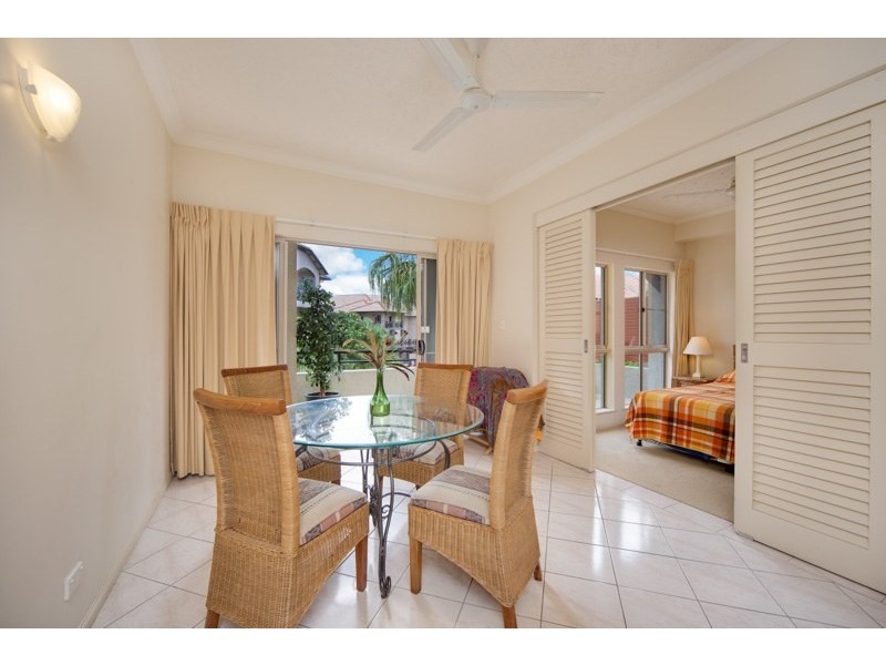 Unit 1806/2 Greenslopes Street, Cairns North QLD 4870
