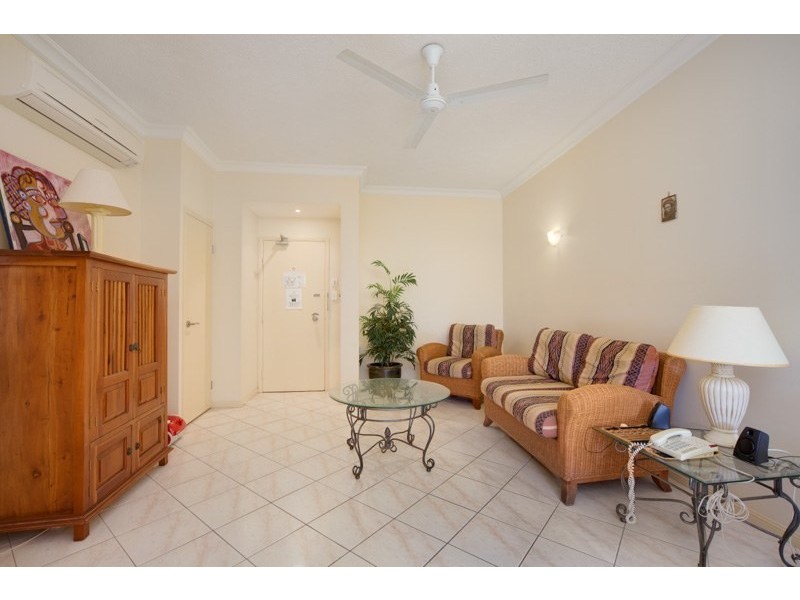 Unit 1806/2 Greenslopes Street, Cairns North QLD 4870