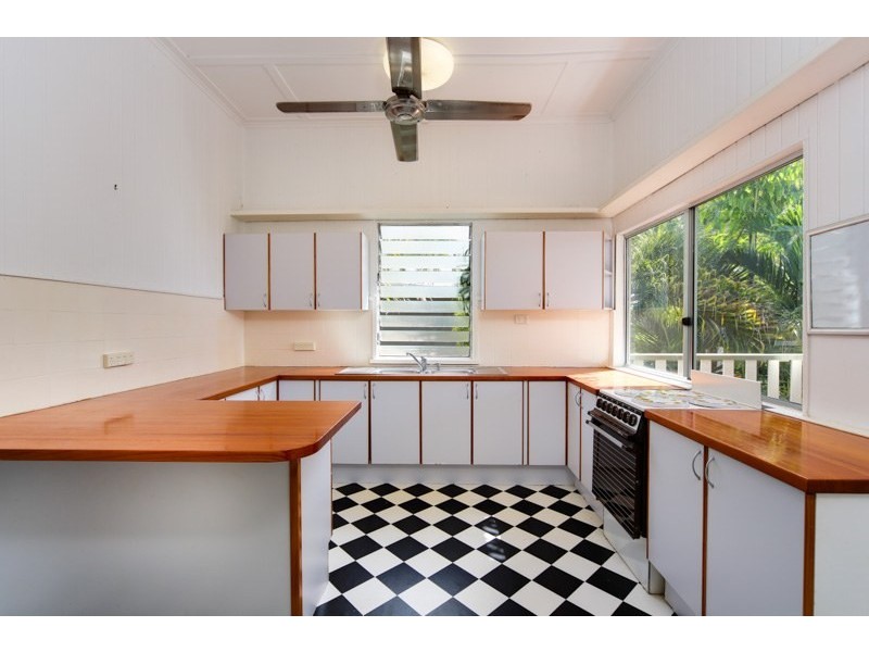 50 Marshall Street, Machans Beach QLD 4878