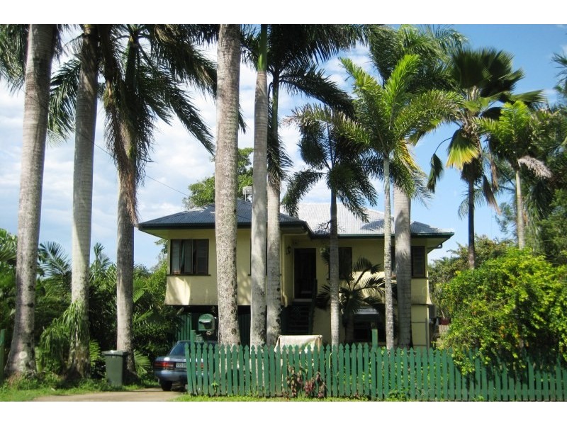 82 Little Street, Manunda QLD 4870