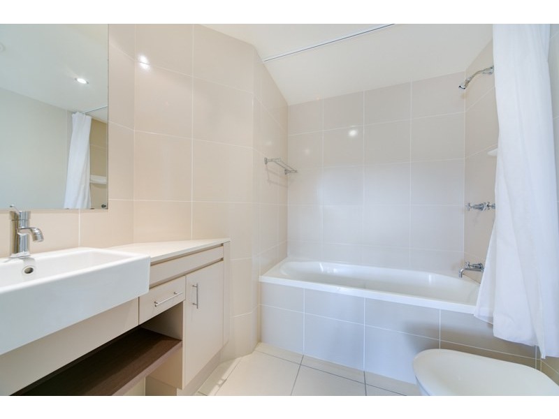 Unit 323/12 Gregory Street, Westcourt QLD 4870