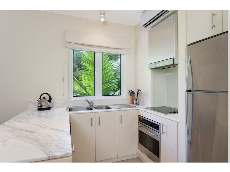 123 Williams Esplanade, Palm Cove QLD 4879