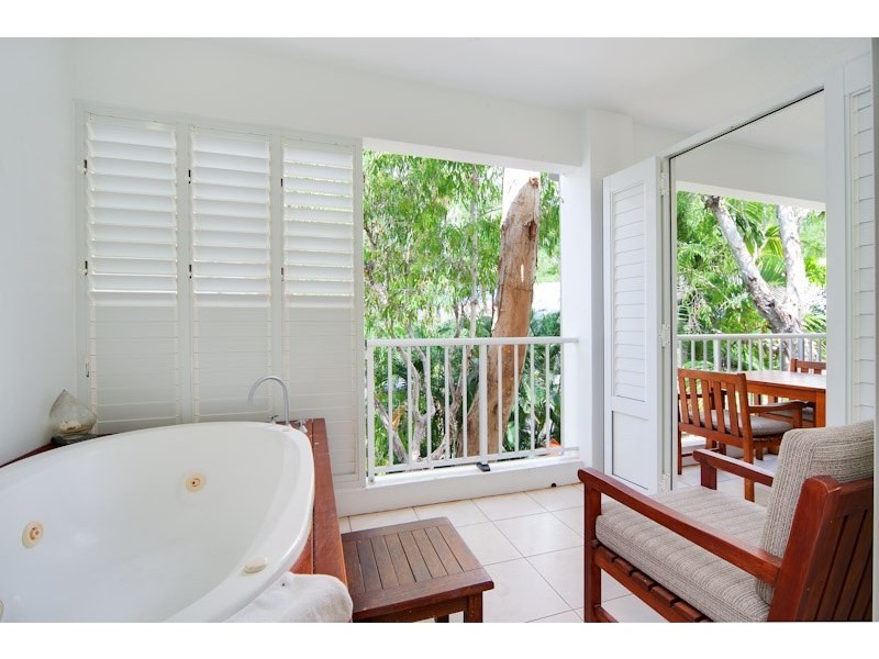 123 Williams Esplanade, Palm Cove QLD 4879