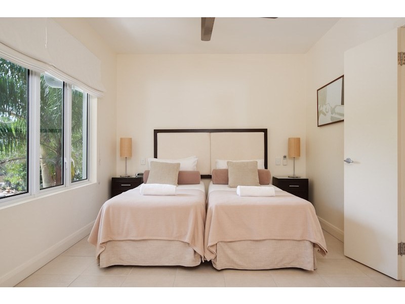 123 Williams Esplanade, Palm Cove QLD 4879