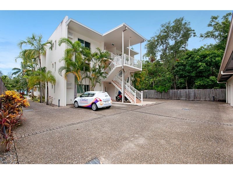 Unit 4/27 Sims Esplanade, Yorkeys Knob QLD 4878