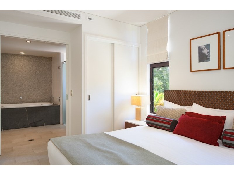 Unit 212/5 Triton Street, Palm Cove QLD 4879