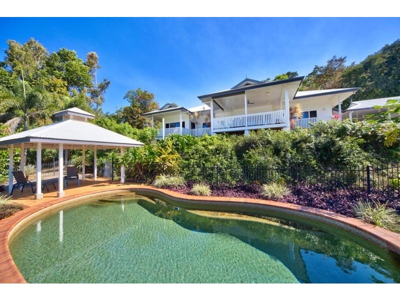135 – 137 Harvey Road, Redlynch QLD 4870