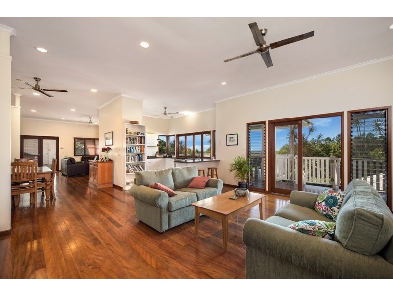 135 – 137 Harvey Road, Redlynch QLD 4870