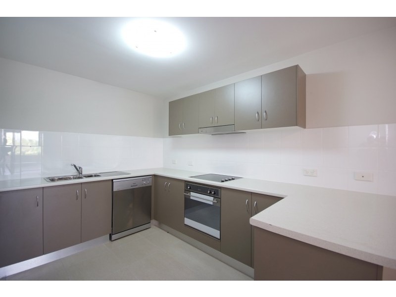Unit 306/335 Lake Street, Cairns North QLD 4870