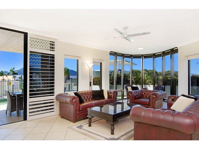 Unit 304/25 Wharf Street, Cairns City QLD 4870