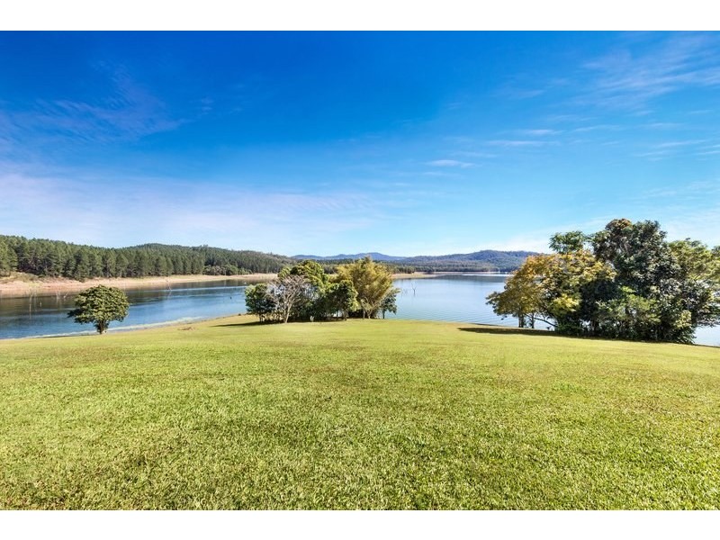 7 Spry Close, Lake Tinaroo QLD 4872