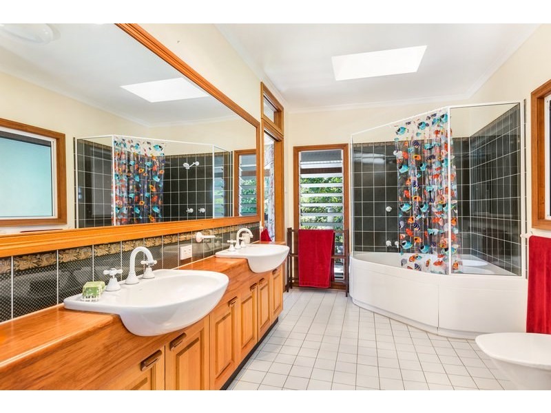 7 Spry Close, Lake Tinaroo QLD 4872