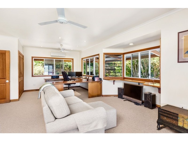 7 Spry Close, Lake Tinaroo QLD 4872