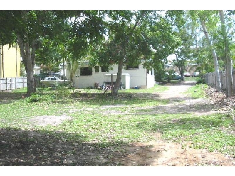 81 Moore Street, Trinity Beach QLD 4879