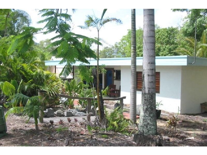 81 Moore Street, Trinity Beach QLD 4879