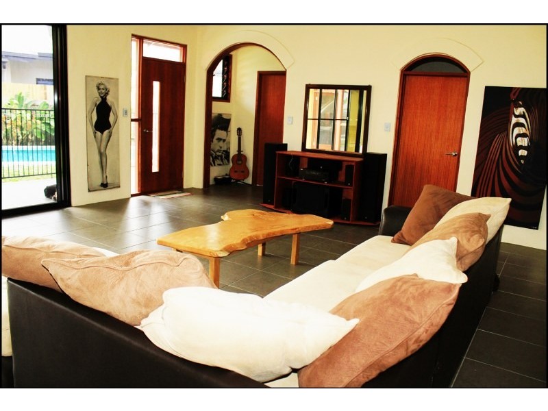 19 Barrier Street, Port Douglas QLD 4877