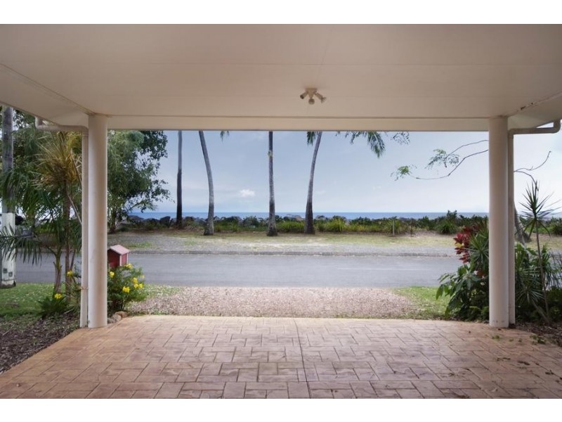43 Arlington Esplanade, Clifton Beach QLD 4879