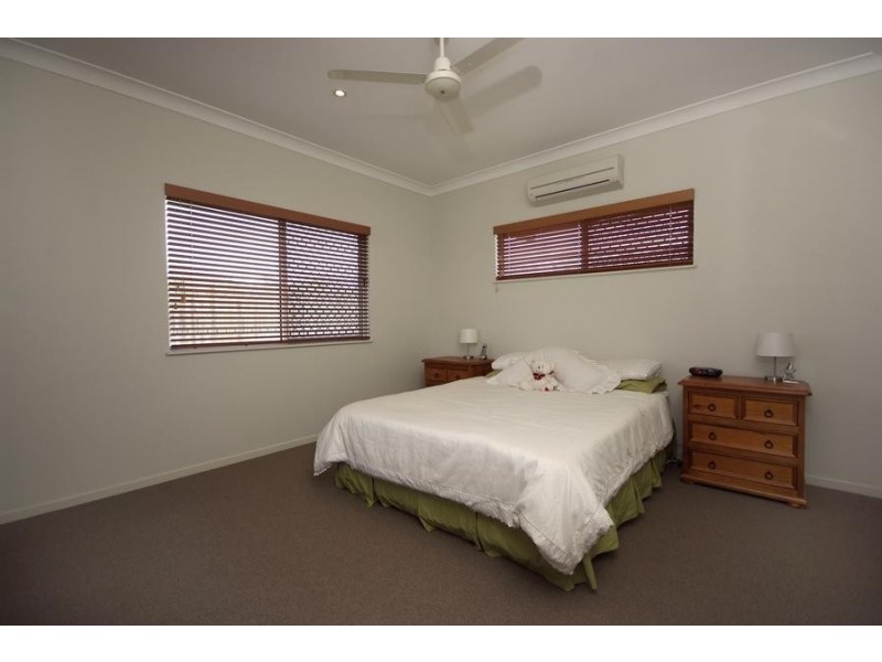 4 Disney Street, White Rock QLD 4868