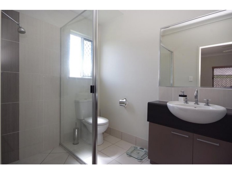 4 Disney Street, White Rock QLD 4868